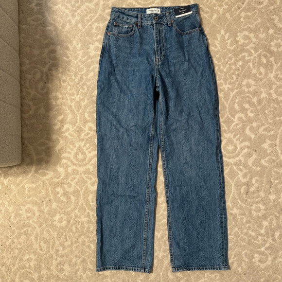 NWT A&F Curve Love High Rise Loose Jean Medium Wash Size 26 - Picture 4 of 6